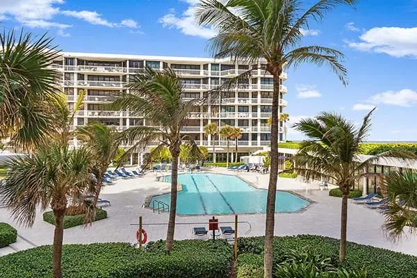 sloans-curve-palm-beach-011